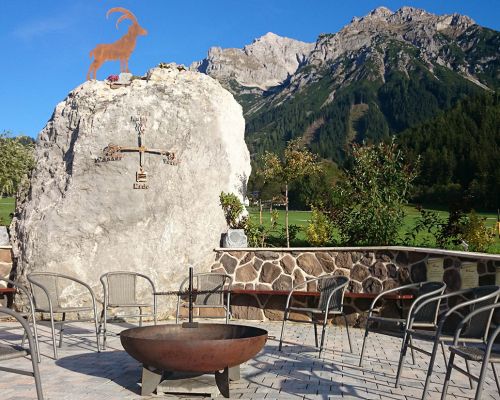 grillplatz sommer am Bio-Bauernhof Simonbauer mit Apartments, Ferienhaus, Penthaus und Zimmer in Ramsau am Dachstein